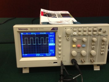 TBS1042 数字存储示波器